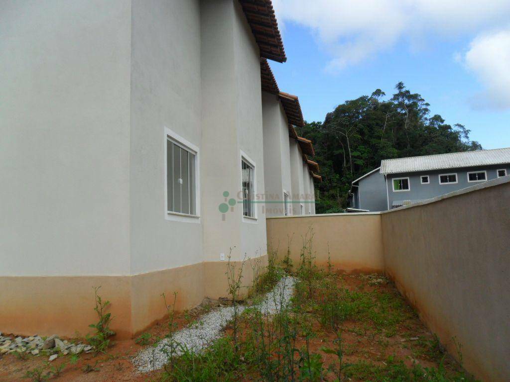 Casa à venda com 2 quartos, 64m² - Foto 6