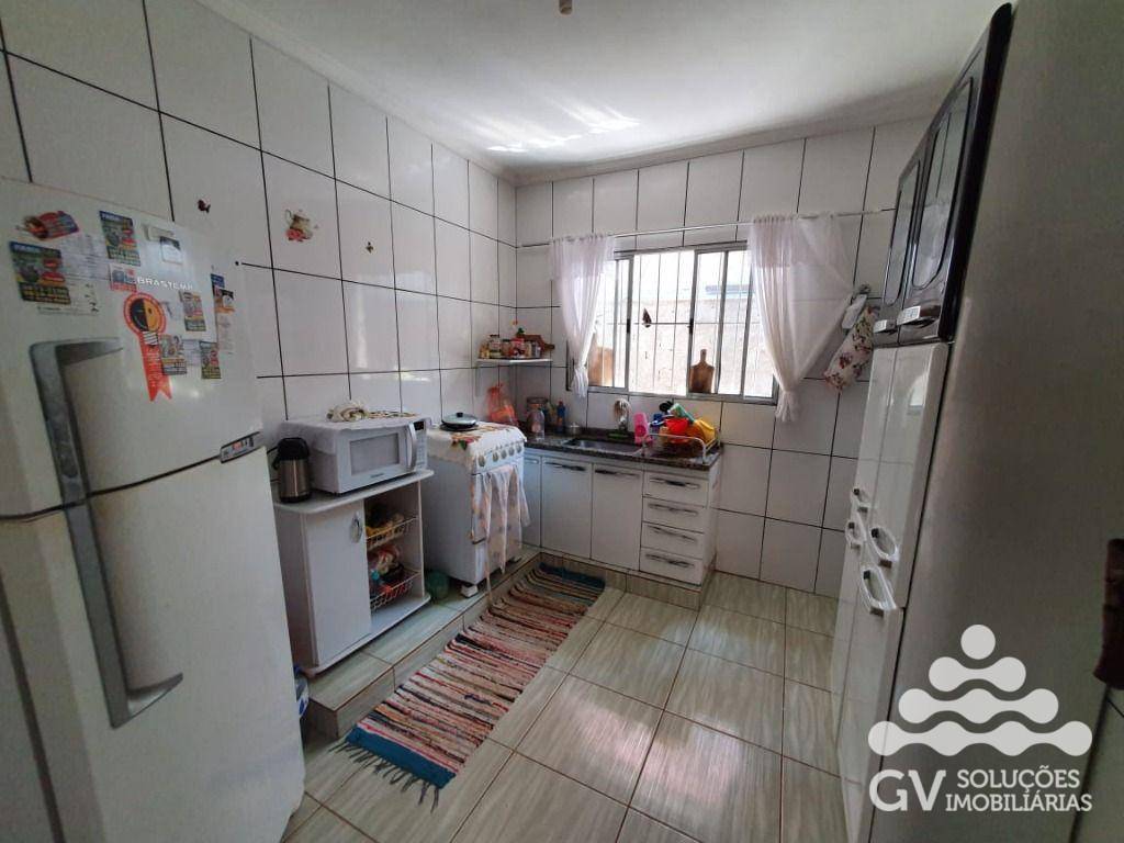 Casa à venda com 3 quartos, 200m² - Foto 7