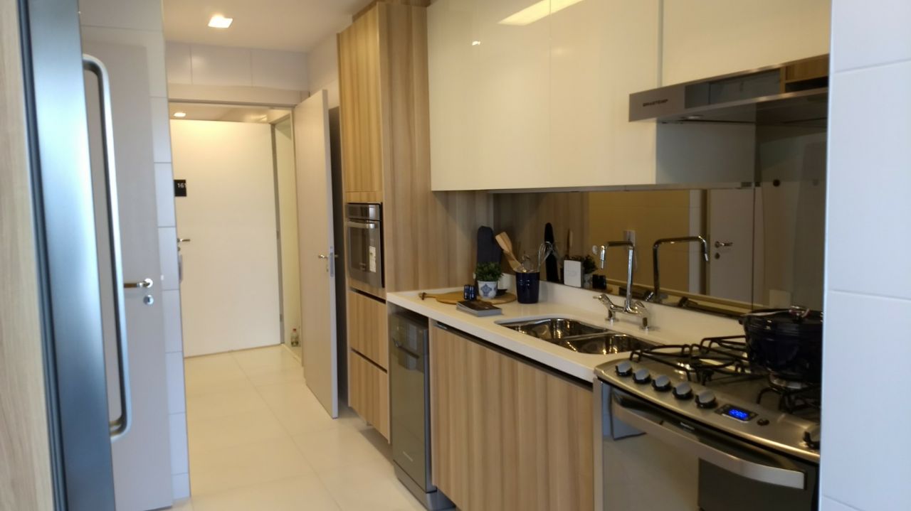 Apartamento à venda com 3 quartos, 225m² - Foto 2