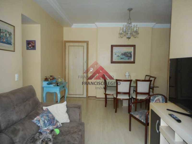 Apartamento à venda com 2 quartos, 90m² - Foto 2