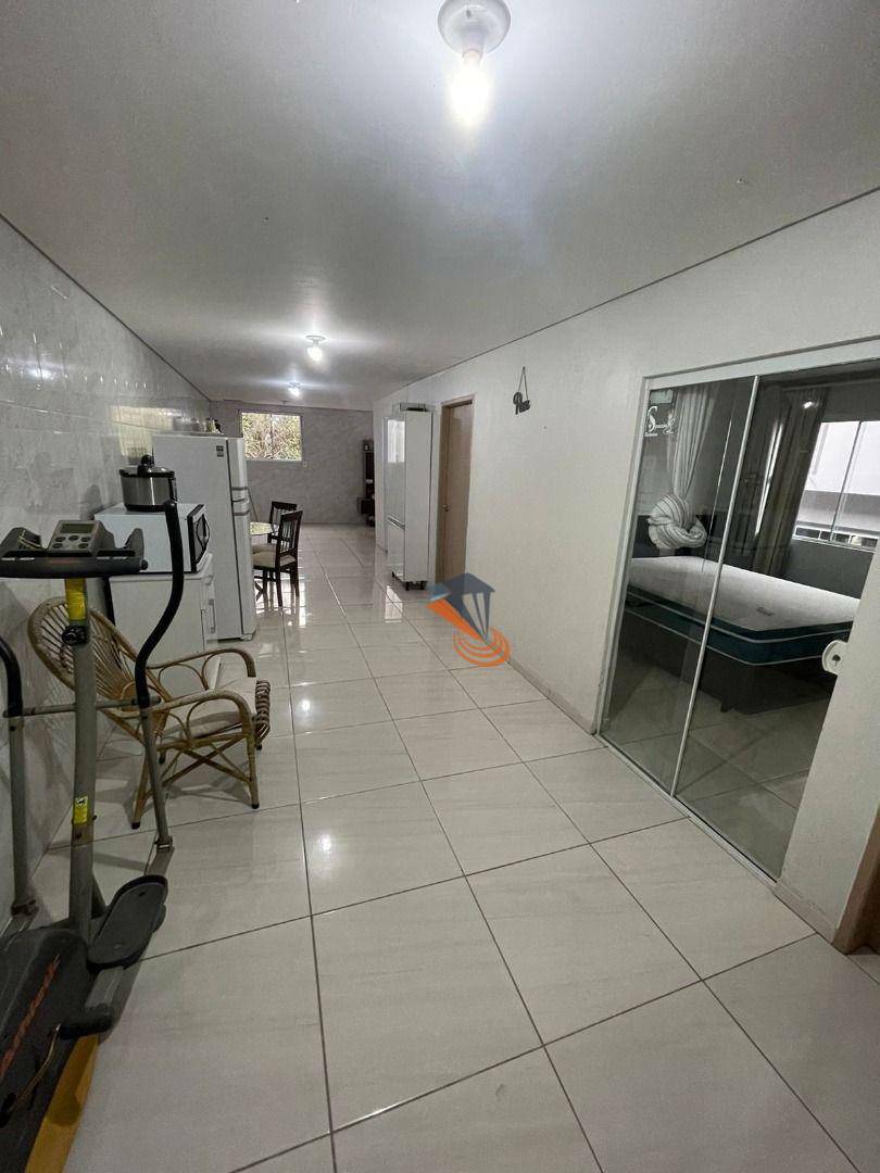 Casa à venda com 5 quartos, 218m² - Foto 17