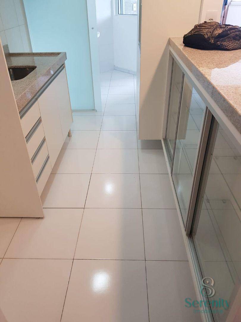 Apartamento para alugar com 3 quartos, 81m² - Foto 6