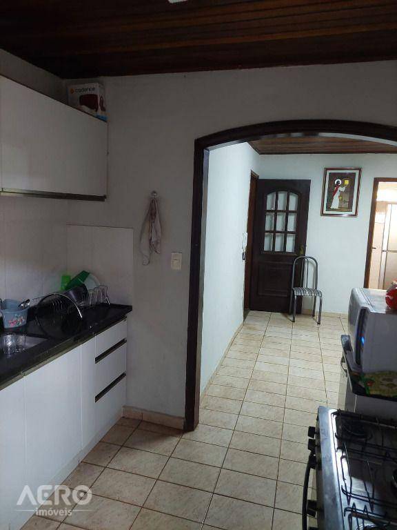 Casa à venda com 2 quartos, 160m² - Foto 13