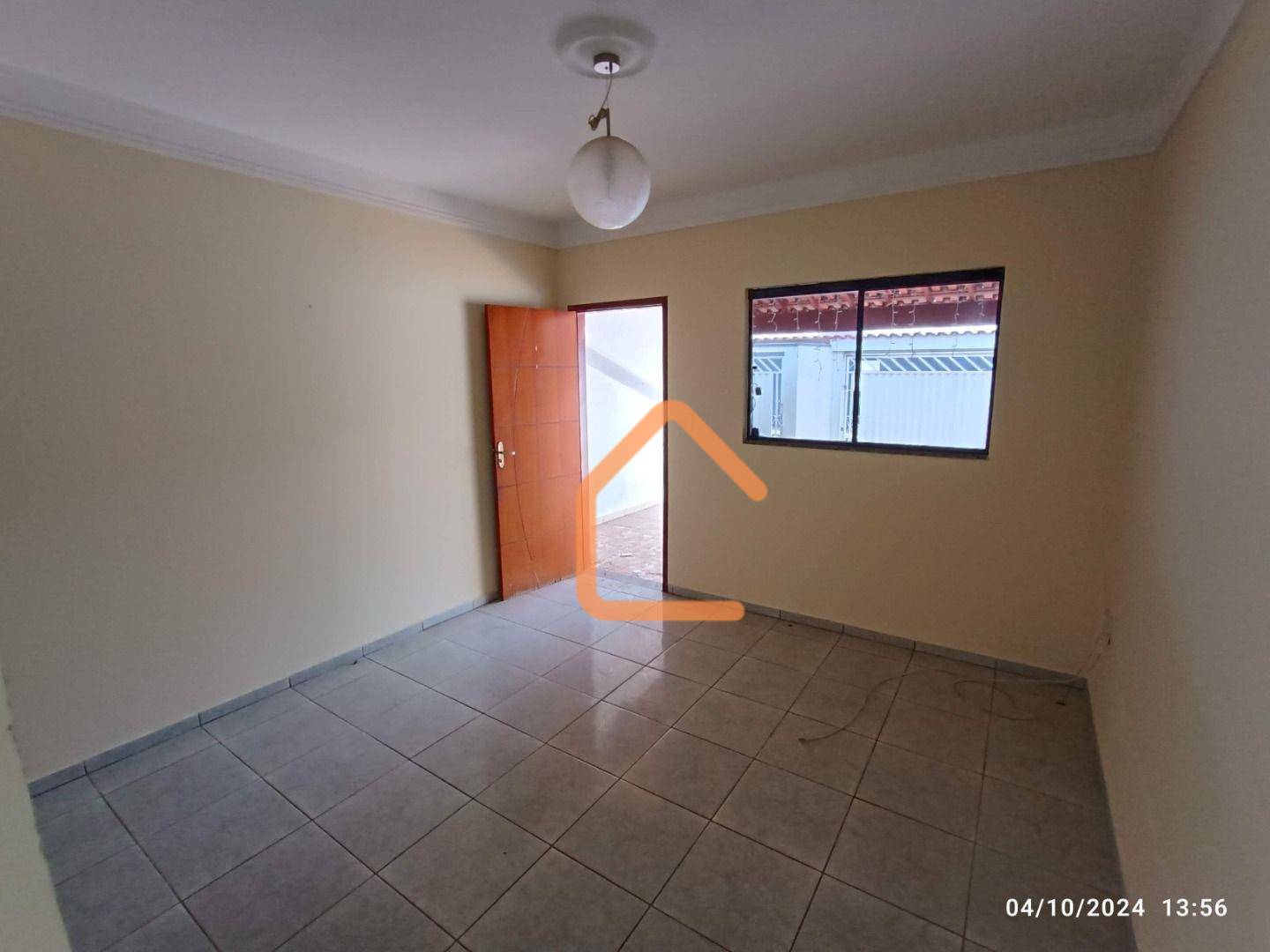 Casa à venda com 2 quartos, 87m² - Foto 2