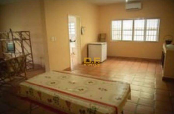 Casa à venda com 5 quartos, 200m² - Foto 2