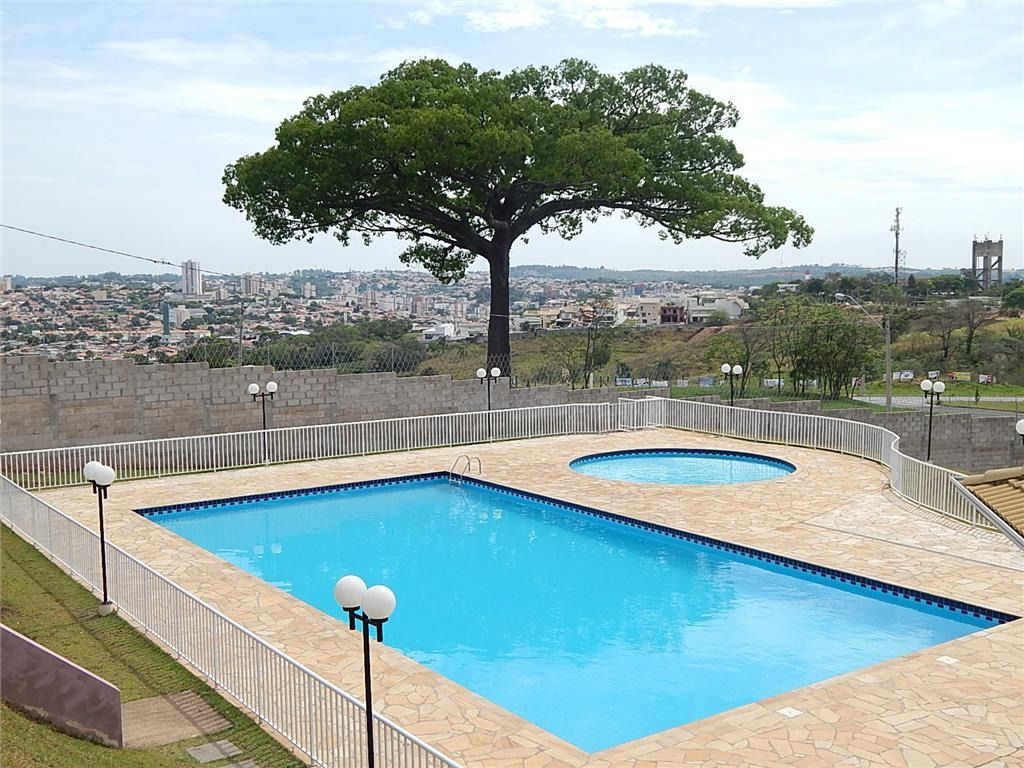 Casa de Condomínio à venda com 4 quartos, 310m² - Foto 1