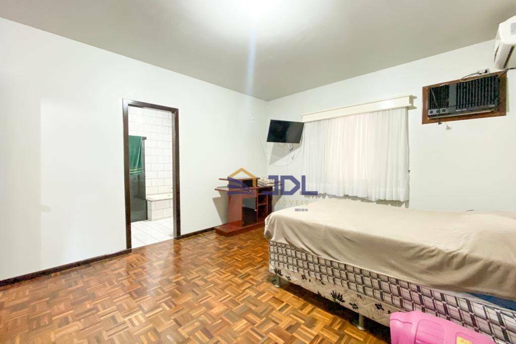 Casa à venda com 4 quartos, 449m² - Foto 12