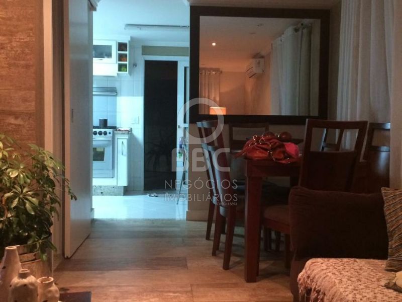 Sobrado à venda com 3 quartos, 238m² - Foto 2