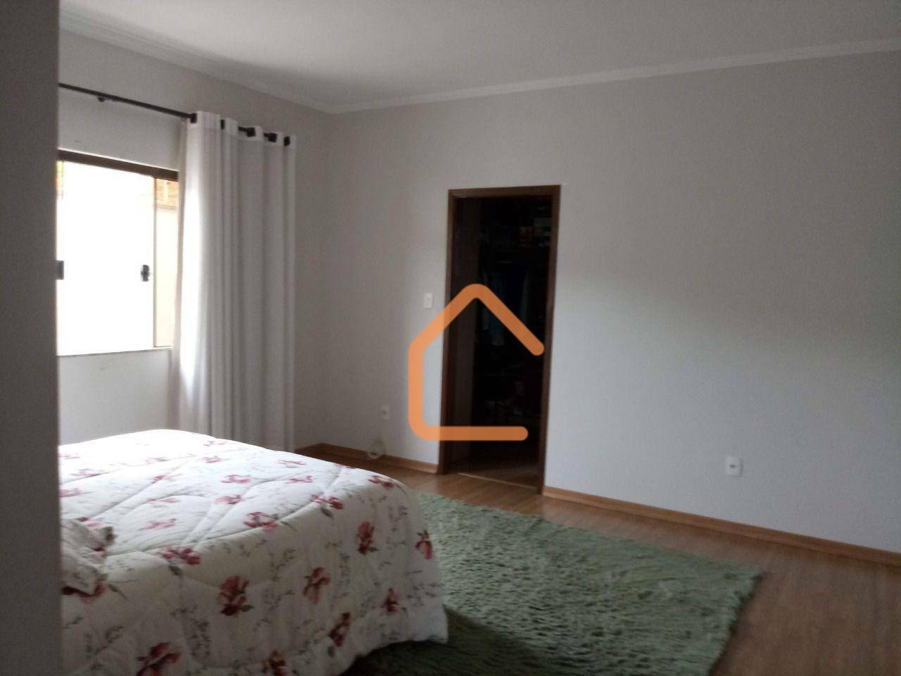 Casa à venda com 4 quartos, 230m² - Foto 8