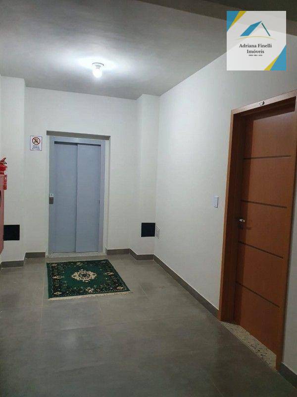 Apartamento à venda com 2 quartos, 62m² - Foto 2