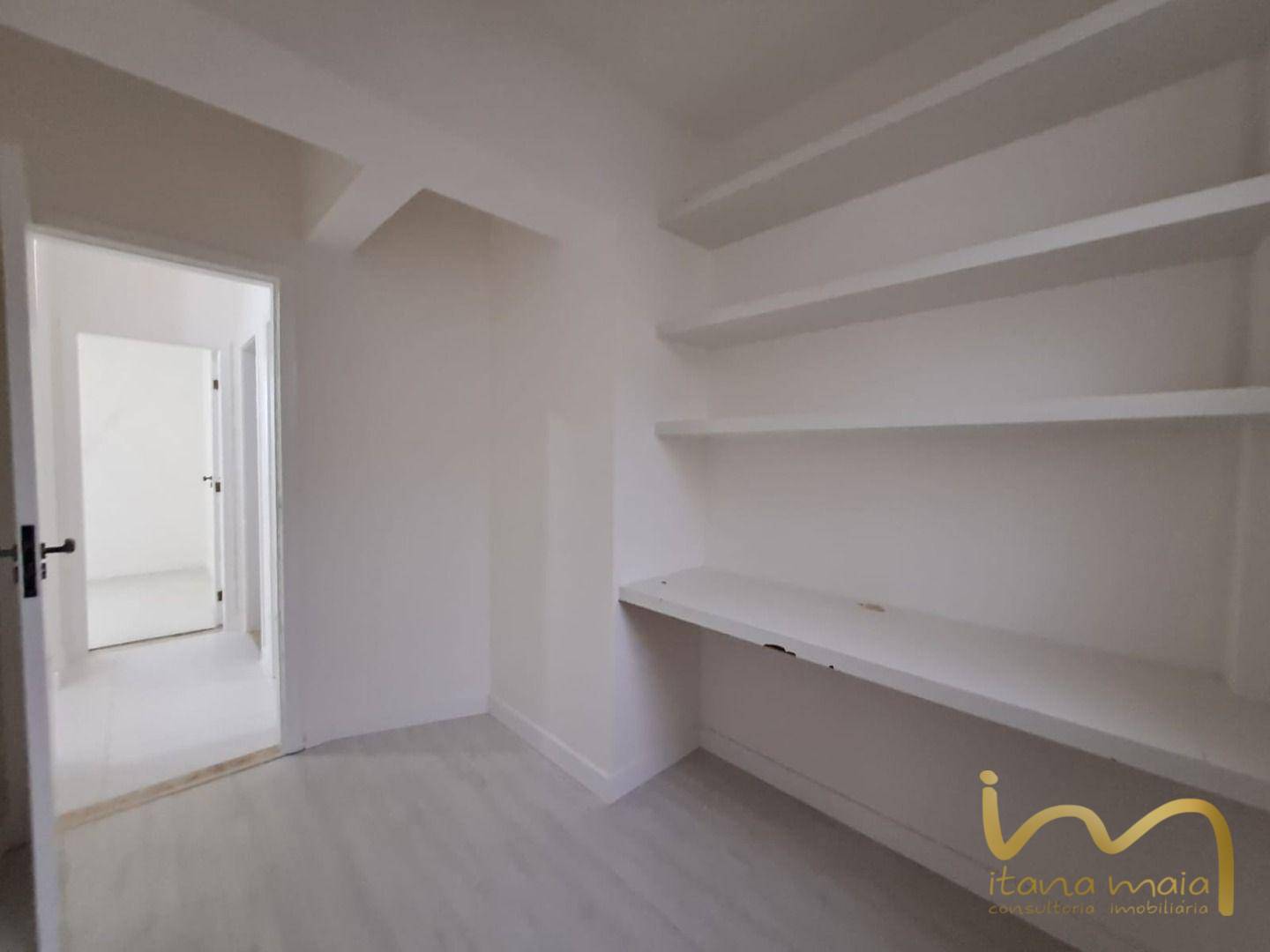 Apartamento à venda com 2 quartos, 70m² - Foto 17