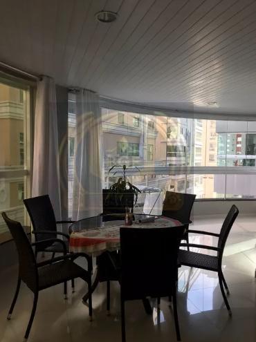 Apartamento à venda com 3 quartos, 140m² - Foto 9