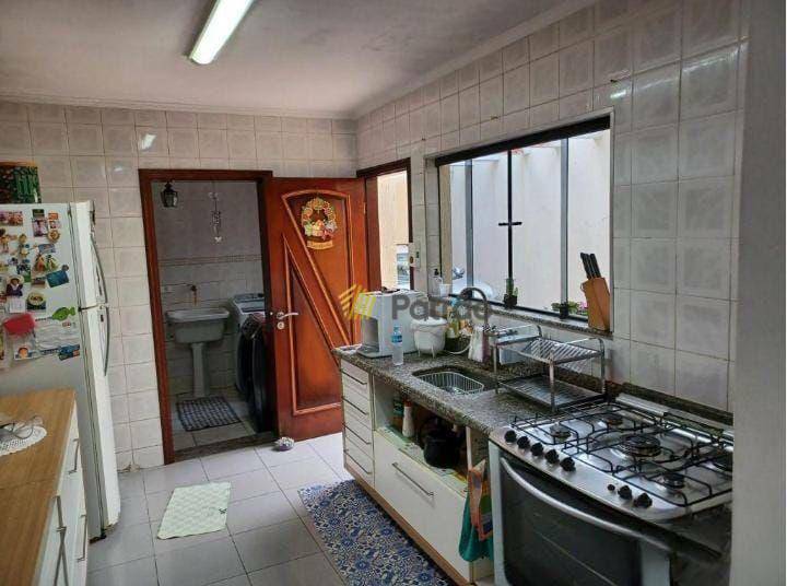 Casa à venda com 4 quartos, 250m² - Foto 33