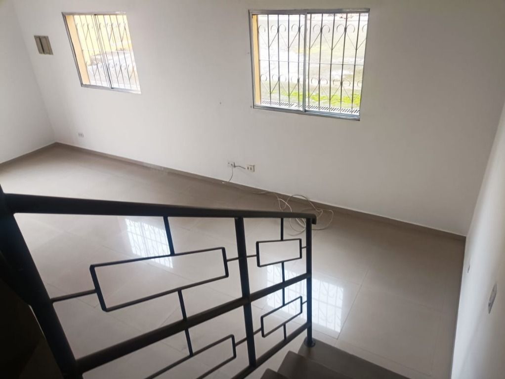 Casa à venda com 3 quartos, 97m² - Foto 11