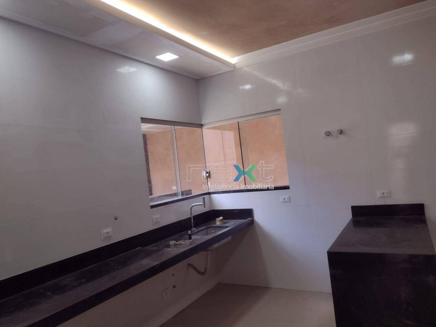 Casa à venda com 4 quartos, 235m² - Foto 11