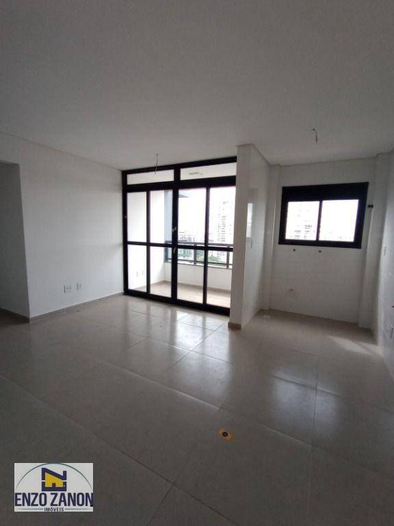 Apartamento à venda com 2 quartos, 112m² - Foto 2