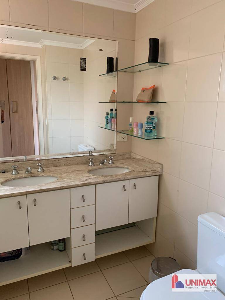 Apartamento para alugar com 3 quartos, 165m² - Foto 18