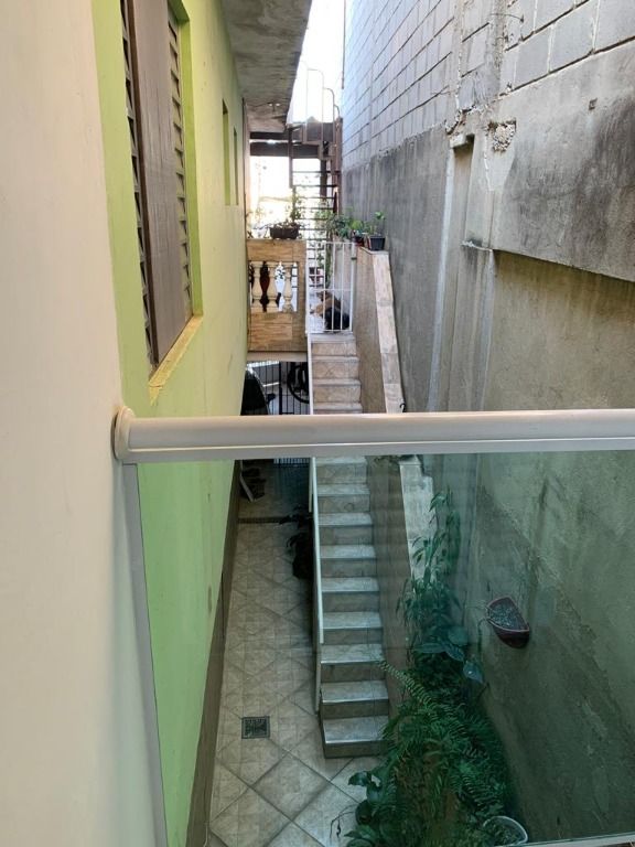 Sobrado à venda com 2 quartos, 200m² - Foto 39