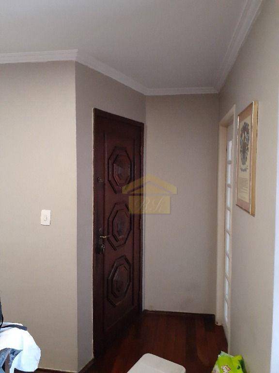 Apartamento à venda com 2 quartos, 70m² - Foto 4