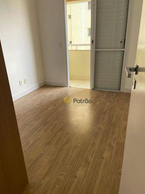 Apartamento à venda com 3 quartos, 114m² - Foto 3