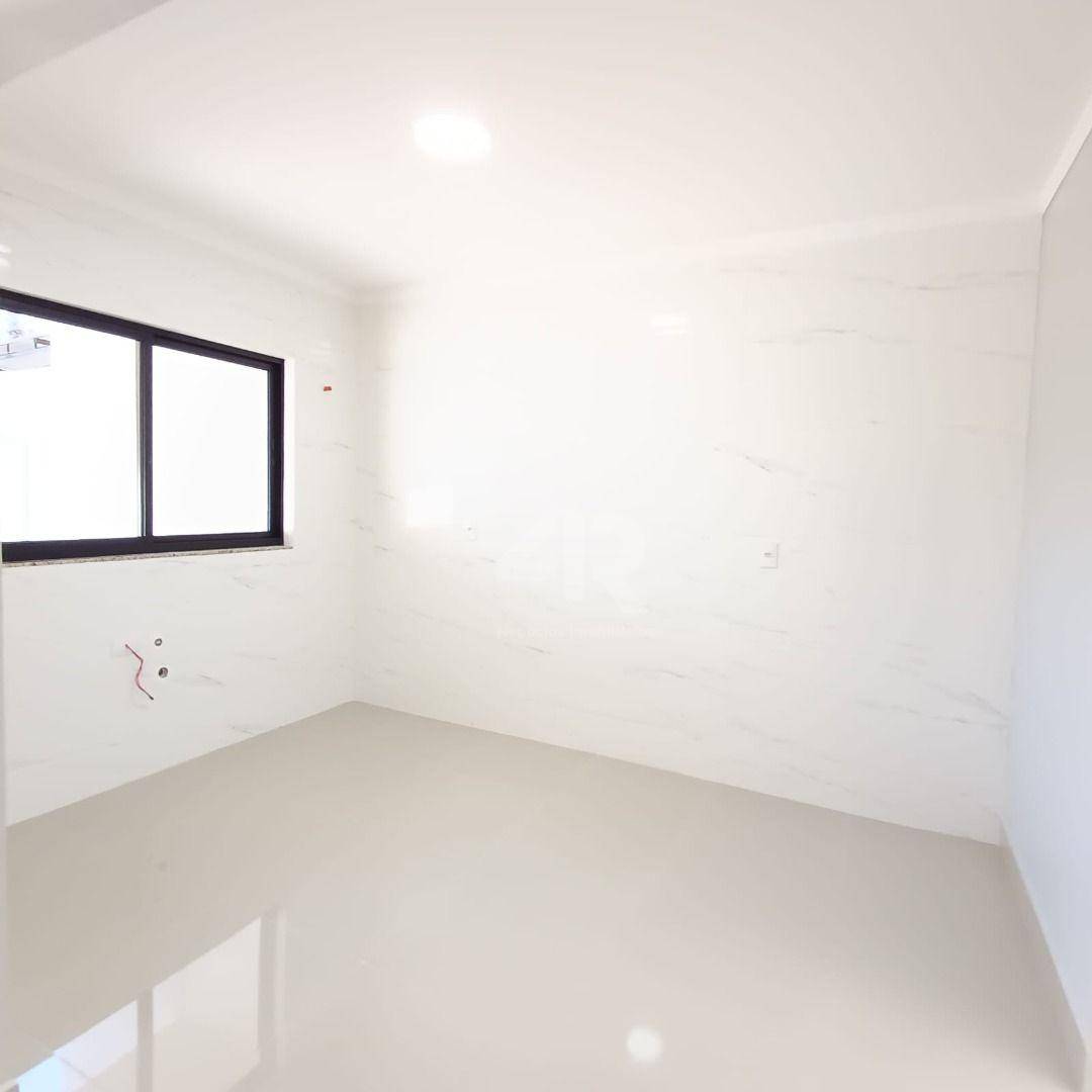 Casa à venda com 5 quartos, 200m² - Foto 4