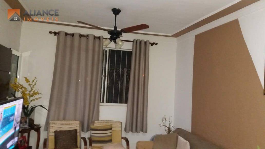 Apartamento à venda com 2 quartos, 60m² - Foto 5