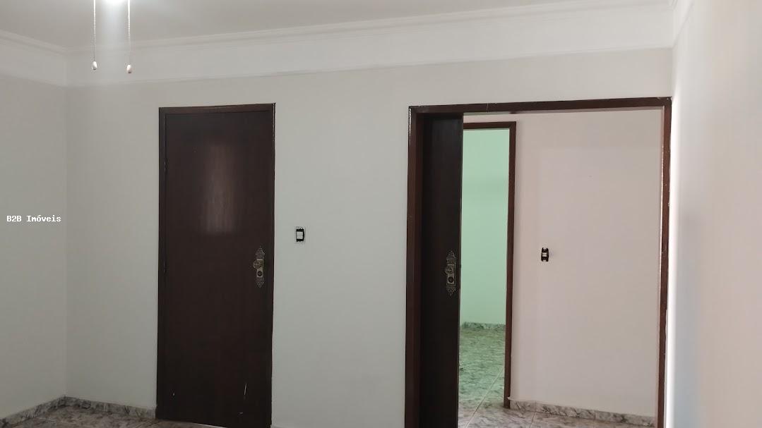 Casa à venda com 3 quartos, 190m² - Foto 3