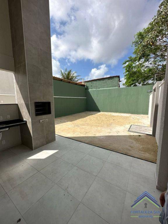 Casa à venda com 4 quartos, 159m² - Foto 2