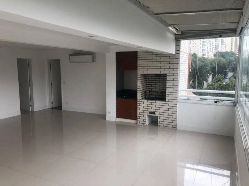 Apartamento à venda com 3 quartos, 124m² - Foto 1