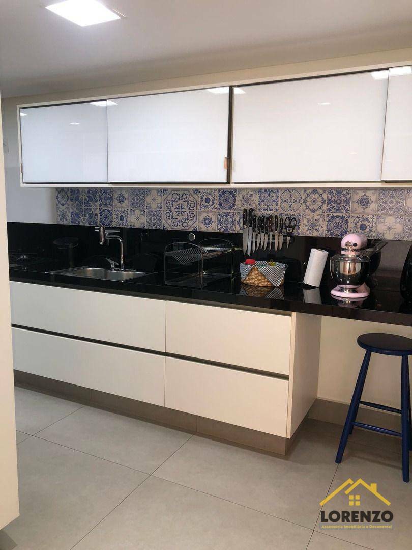 Apartamento à venda com 3 quartos, 177m² - Foto 10