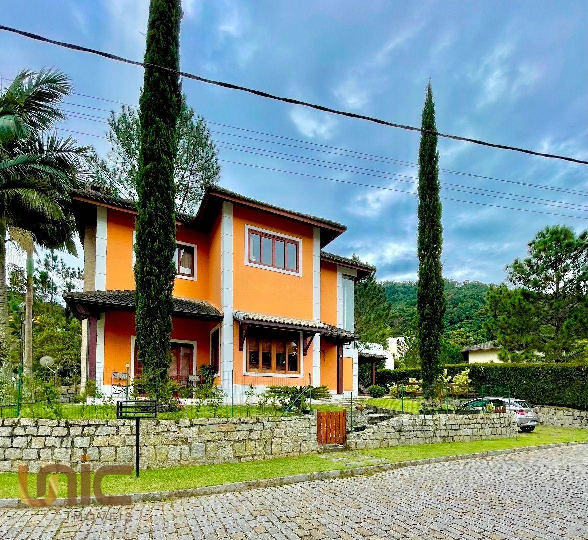 Casa de Condomínio à venda com 3 quartos, 220m² - Foto 1
