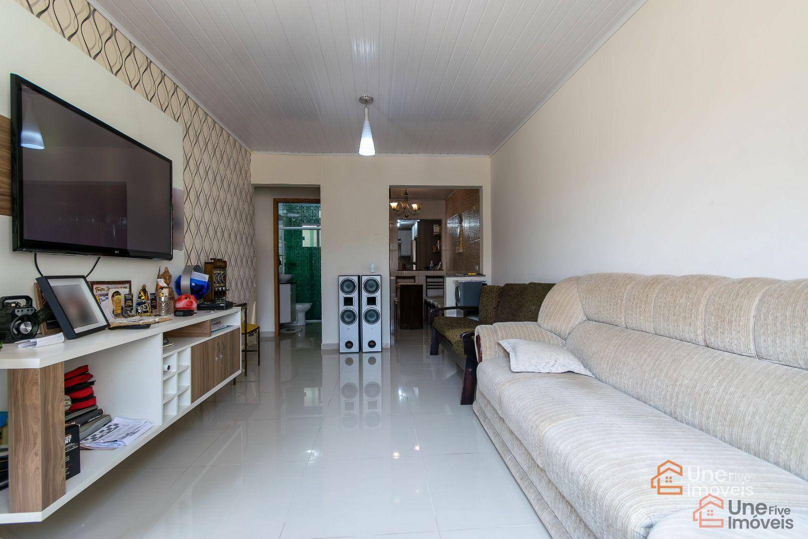 Casa à venda com 2 quartos, 51m² - Foto 1