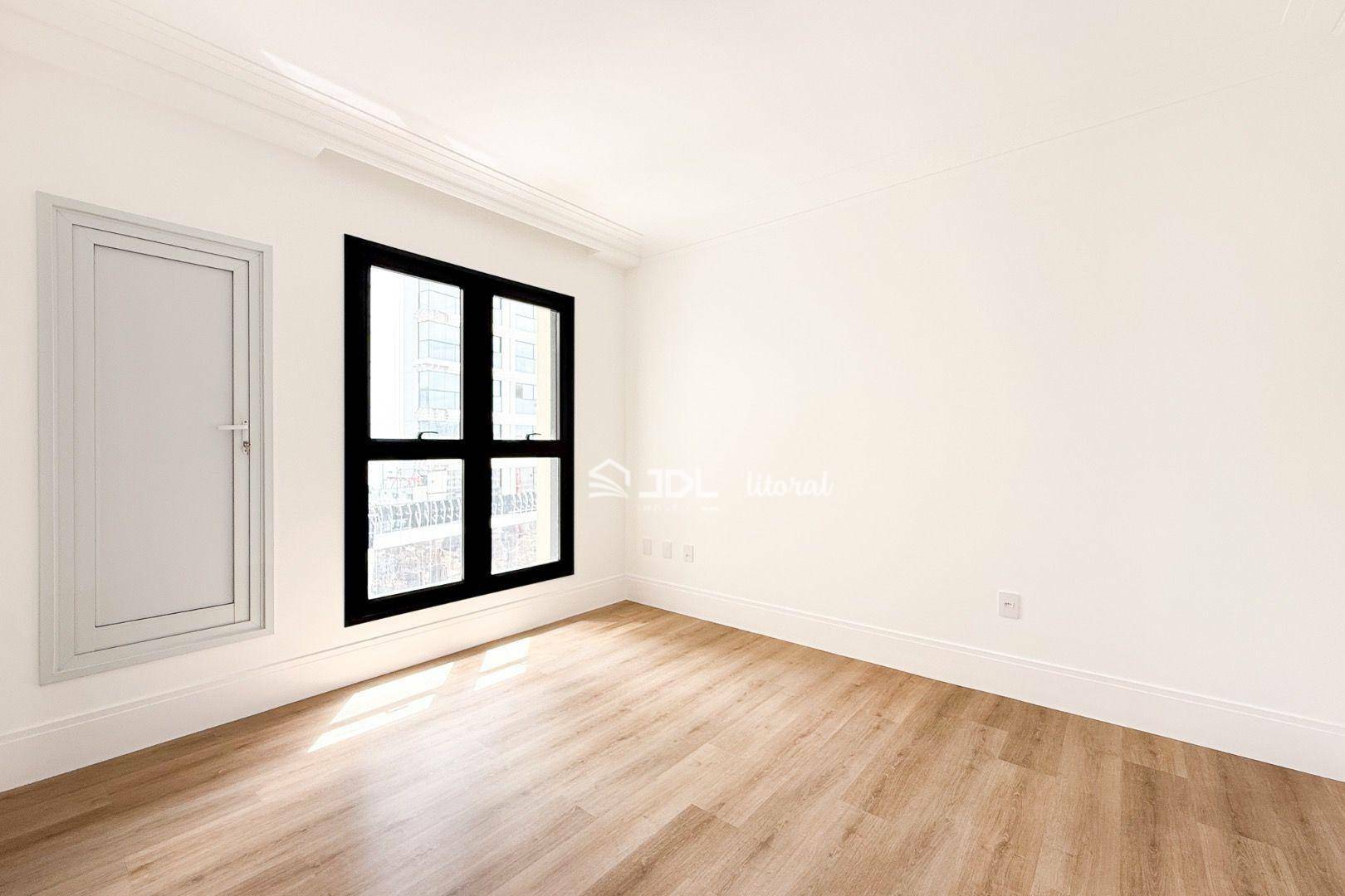 Apartamento à venda com 4 quartos, 210m² - Foto 12