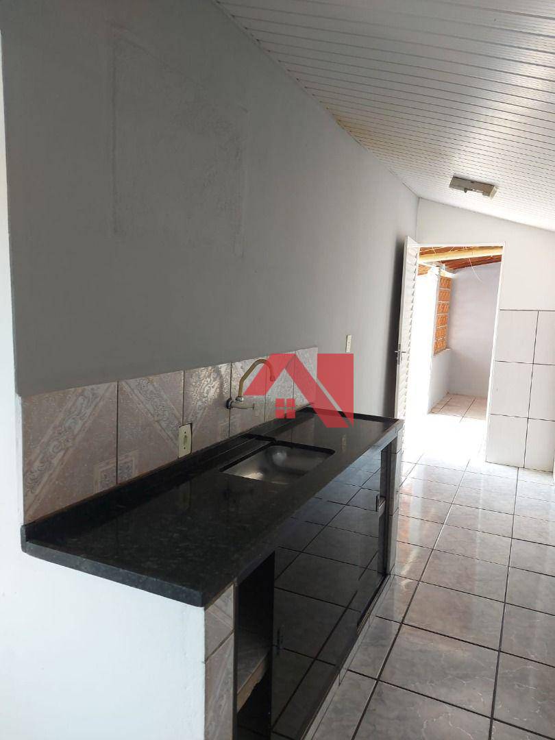 Casa à venda com 2 quartos, 70m² - Foto 5