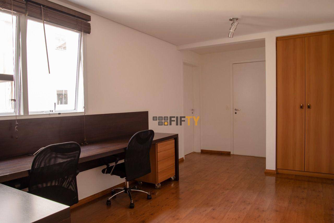 Apartamento para alugar com 4 quartos, 246m² - Foto 23