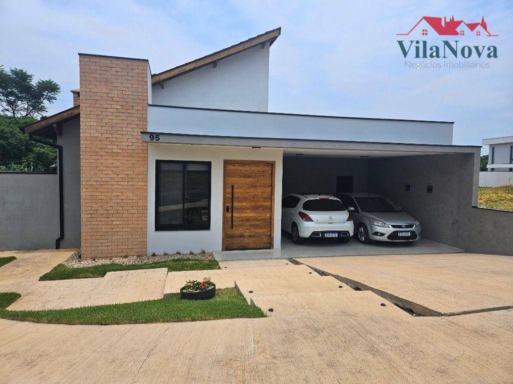 Casa de Condomínio à venda com 4 quartos, 157m² - Foto 1