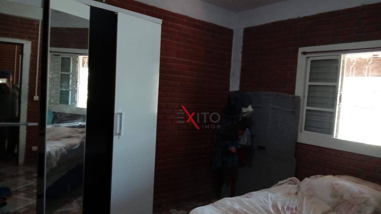 Casa à venda com 3 quartos, 234m² - Foto 10