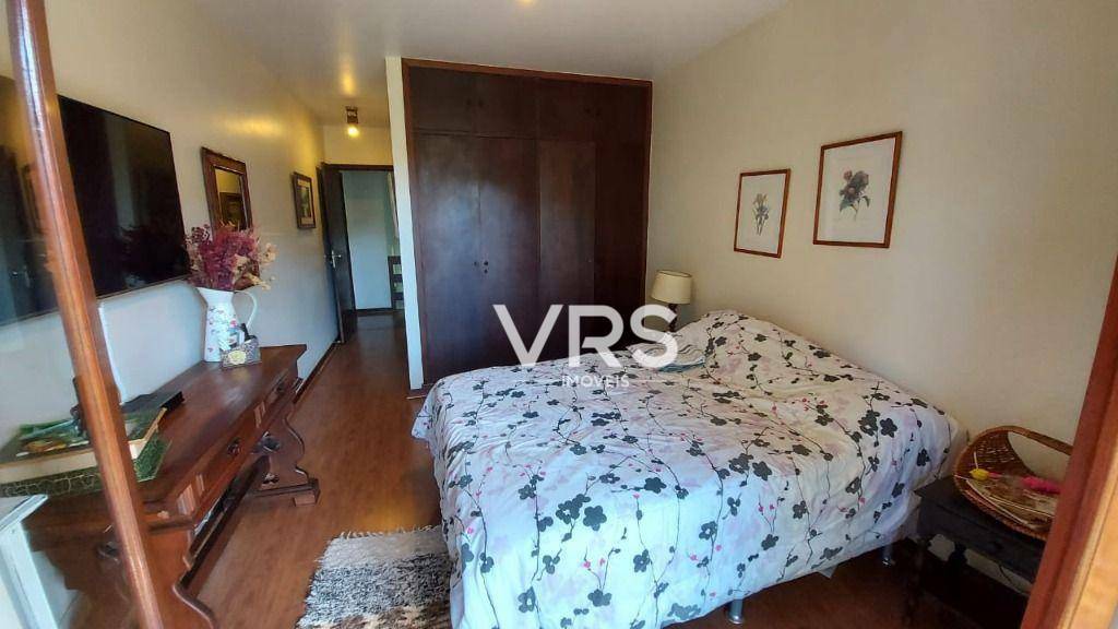 Casa à venda com 5 quartos, 271m² - Foto 18