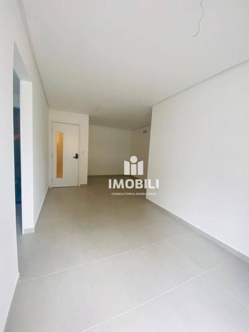 Apartamento à venda com 3 quartos, 81m² - Foto 1