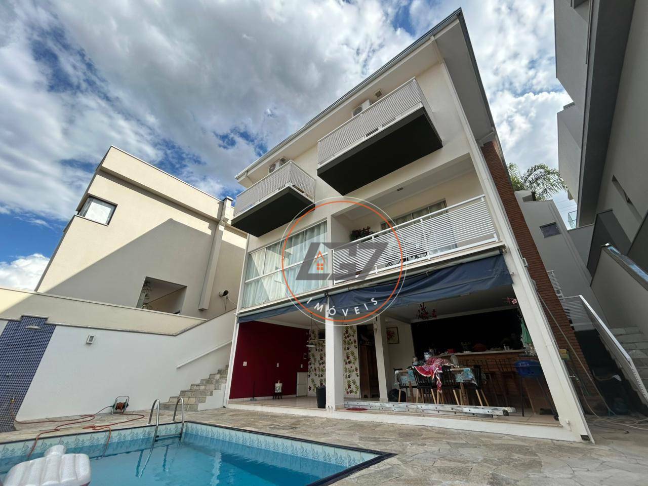 Casa de Condomínio para alugar com 3 quartos, 300m² - Foto 17