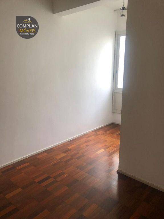 Apartamento à venda com 2 quartos, 74m² - Foto 1