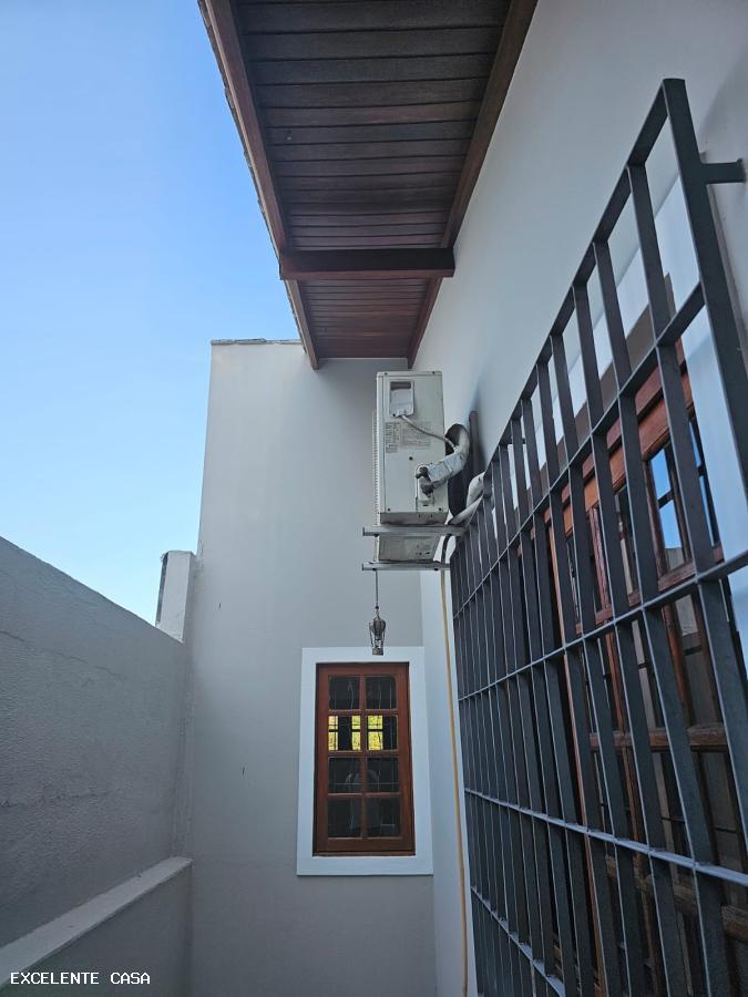 Casa à venda com 3 quartos, 250m² - Foto 27