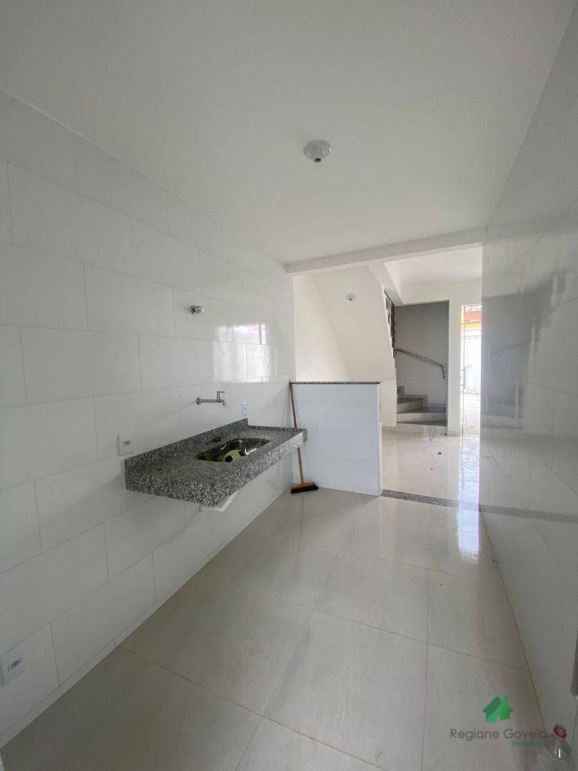 Casa à venda com 3 quartos, 80m² - Foto 14