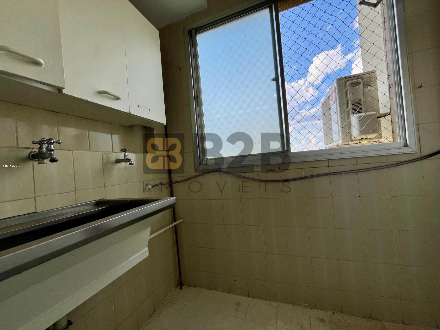 Apartamento à venda com 2 quartos, 72m² - Foto 4