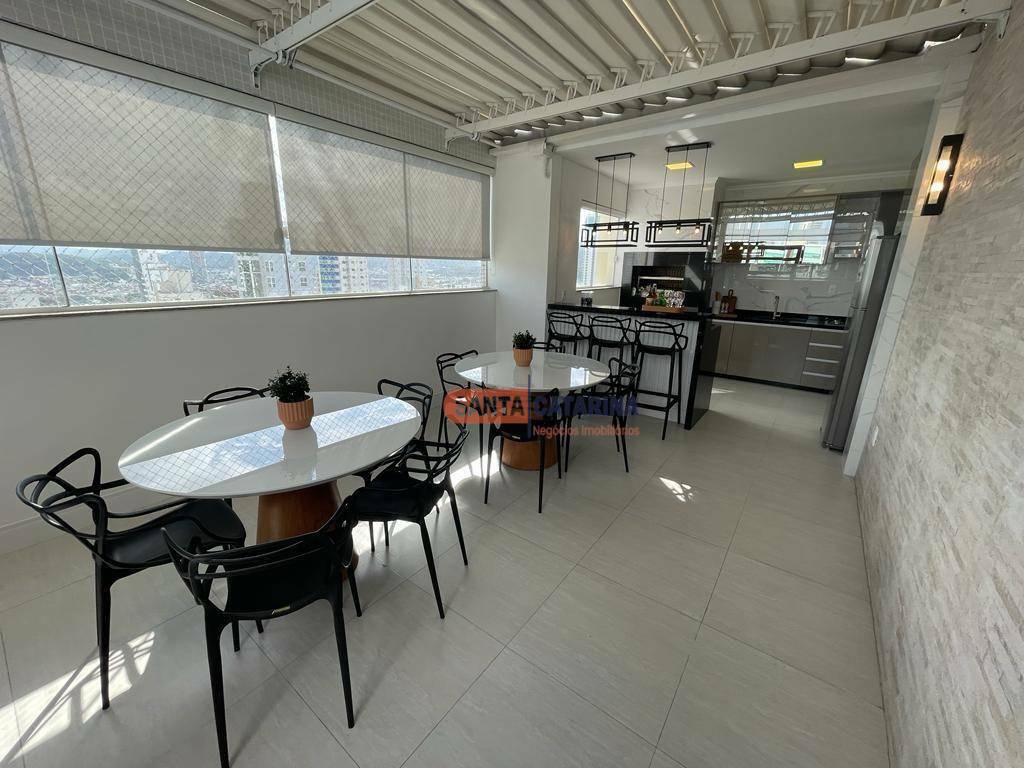 Apartamento à venda com 4 quartos, 225m² - Foto 10