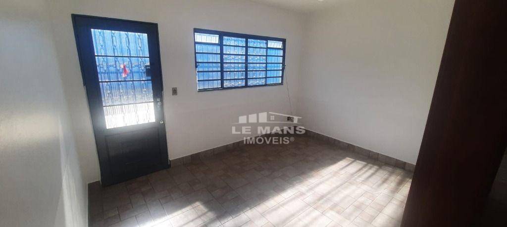 Casa à venda com 2 quartos, 155m² - Foto 4