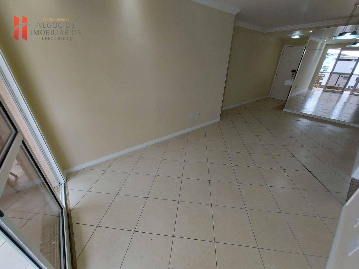 Apartamento à venda com 2 quartos, 81m² - Foto 4