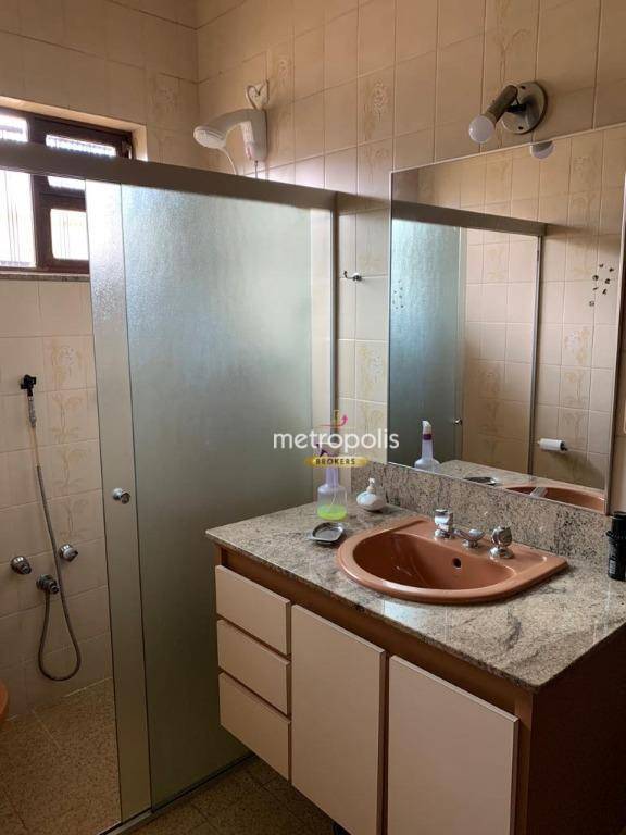 Sobrado à venda com 6 quartos, 300m² - Foto 16