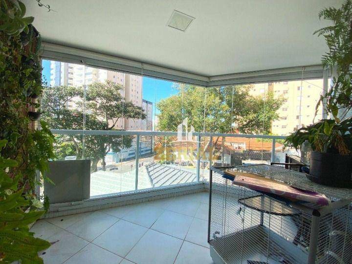 Apartamento à venda com 3 quartos, 153m² - Foto 2