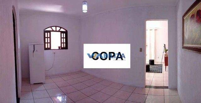 Sobrado à venda com 5 quartos, 300m² - Foto 2